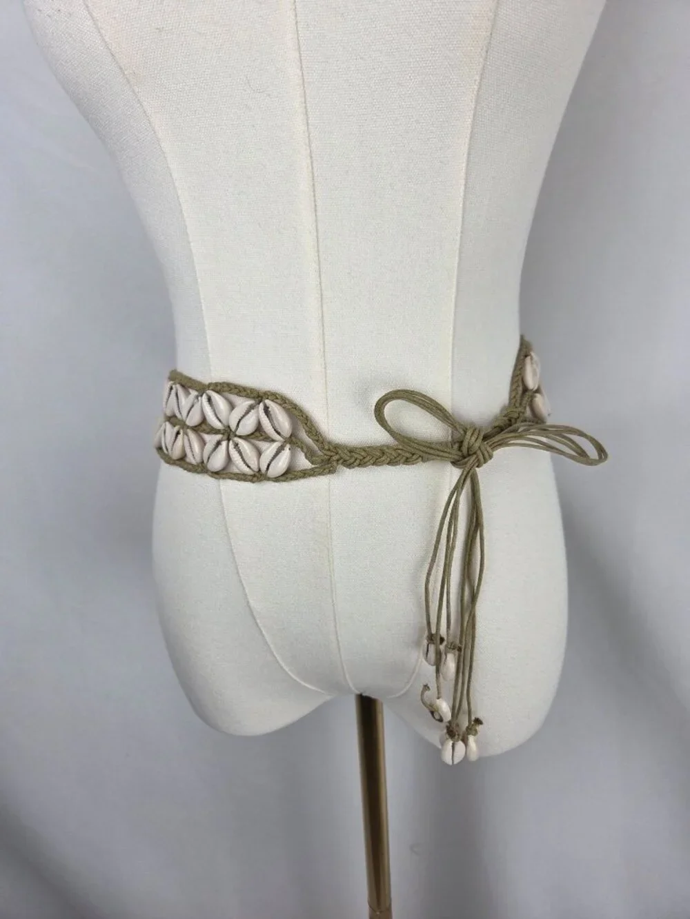 VTG Handmade Boho Macrame Cowrie Shell Belt OS‎ Tan Braided Tie Waist Artisan
